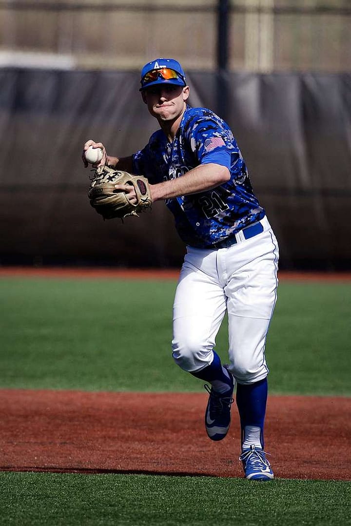 Why Do Baseball Players Wear Chains? Best 5 Reasons